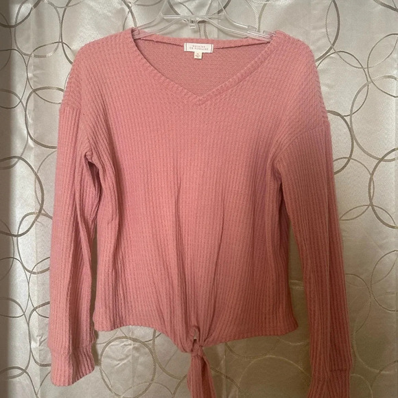 Pink Sweater - Picture 1 of 2